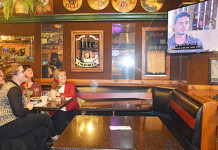 Rex’s Holds Viewing Party for Hometown ‘Bachelor’ Episode