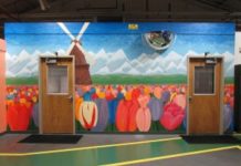 Grace Students brighten Warsaw business with mural