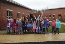 Buddy bench in Warsaw school to help kids make friends at recess