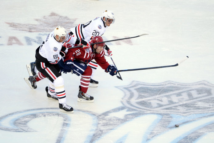 Blackhawks-Winter-Classic-696x464