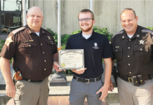 Indiana Sheriff’s Association gives scholarship to Warsaw student