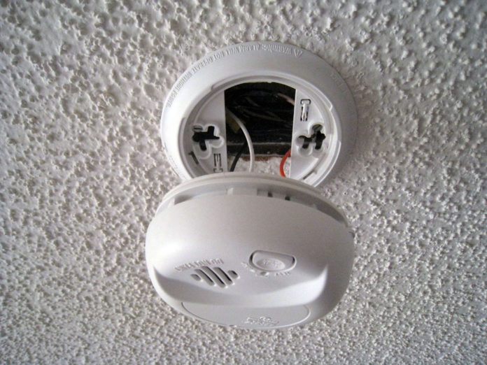 Smoke-Alarm-696x522