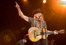 Willie Nelson to perform in Fort Wayne this August