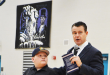 Middle Schooler Gets Capitol Police Patch From U.S. Senator