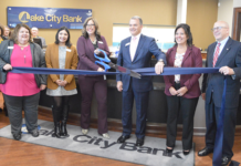 Lake City Cuts Ribbon On New Bank In Milford