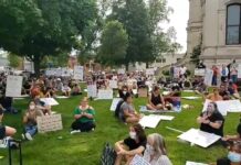 Second peaceful protest in Warsaw draws large crowd to courthouse lawn