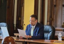 Commissioners pass resolution against mandatory COVID vaccinations