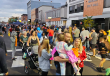 Spooky huge crowd turns out for downtown Warsaw Halloween event