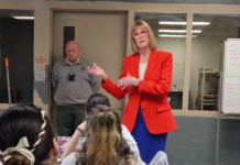 Crouch tours county jail, applauds JCAP program