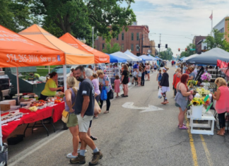 Farmers Market sees strong support for remaining in downtown Warsaw