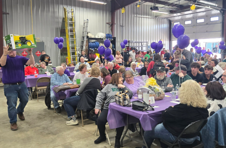 Community shows up en masse for benefit dinner for Greg Leininger