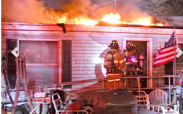 Fire in Leesburg damages mobile home, leaves two cats dead