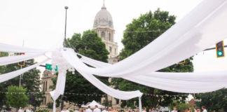 Le Diner en Blanc returns to Downtown Warsaw with new carry-in dining option